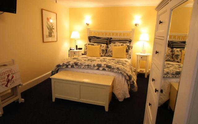photo 4 of Admiral Fitzroy Inn