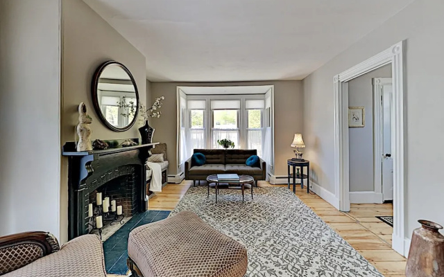 photo 2 of Adorable & Updated In The Heart Of Freeport 3 Bedroom Home
