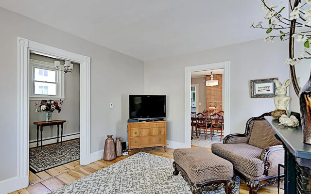 photo 3 of Adorable & Updated In The Heart Of Freeport 3 Bedroom Home