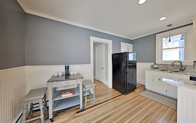 photo 4 of Adorable & Updated In The Heart Of Freeport 3 Bedroom Home
