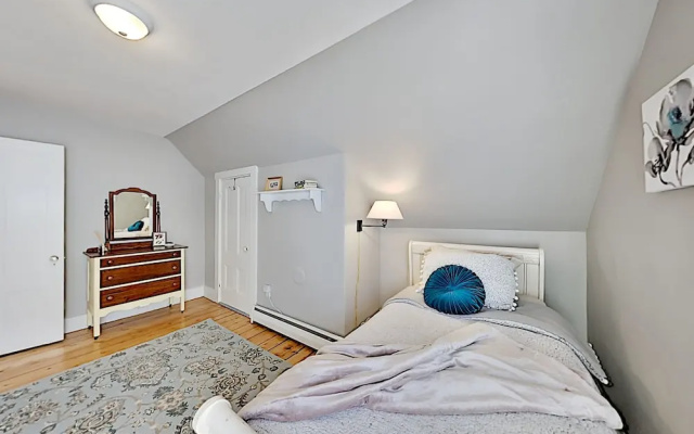 photo 5 of Adorable & Updated In The Heart Of Freeport 3 Bedroom Home