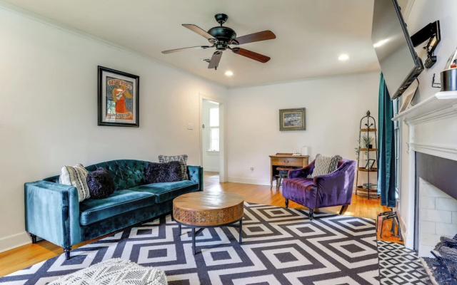 photo 3 of Adorable Baton Rouge Cottage < 3 Mi to Lsu!
