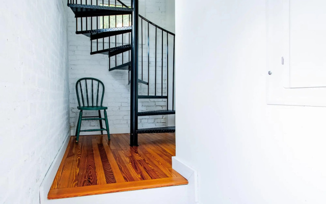 photo 5 of Adorable Studio Space in Private Carriage House