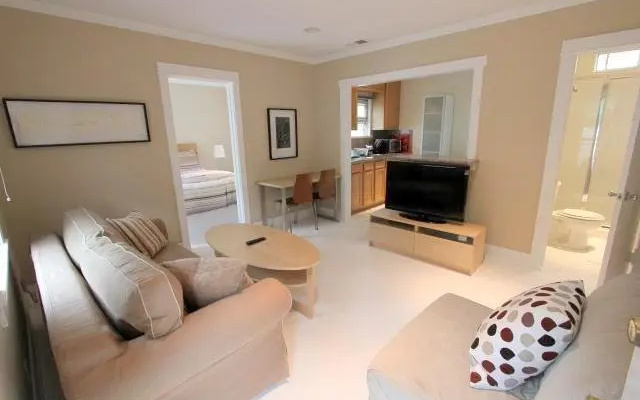 photo 2 of Adorable West Hollywood Bedroom Apartment