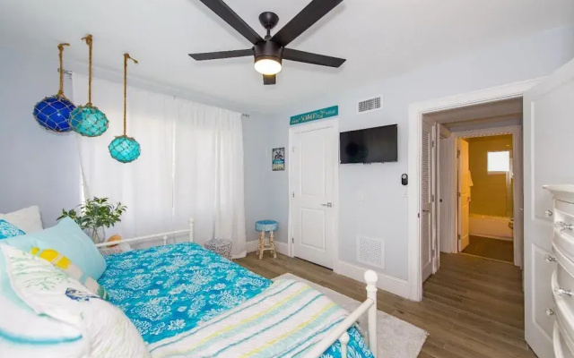 photo 4 of Affinity Oasis - Heated Private Pool, Beach, Cafes 1 Mile Away