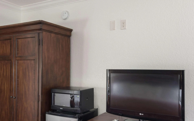 photo 4 of Rodeway Inn