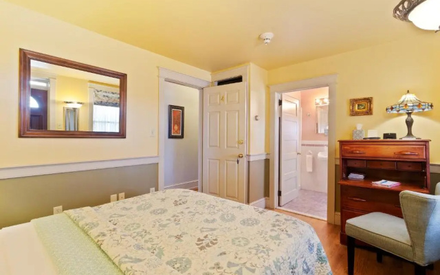 photo 5 of After Eight Bed and Breakfast