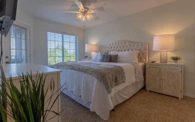 photo 5 of Afternoon Delight 2 Bedroom Condo by Redawning