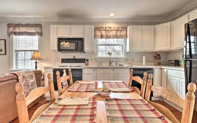 photo 3 of Afton Apartment on Nelson 151: Close to Wineries!