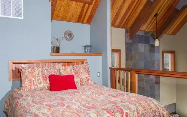 photo 5 of Agate Beach Cottage At Meritage by RedAwning