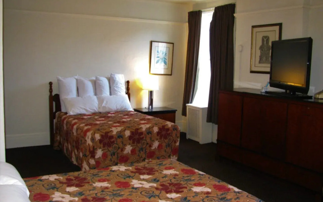 photo 2 of Aida Plaza Hotel