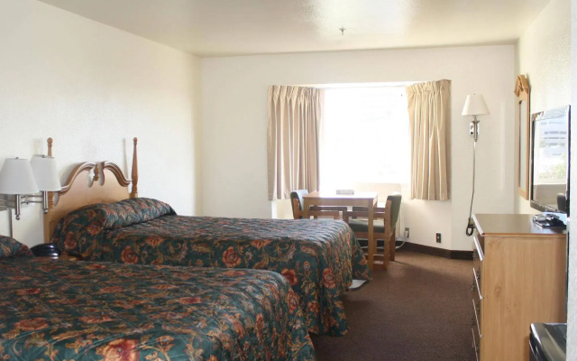 photo 4 of Airport Inn