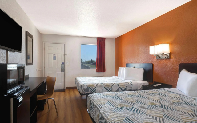 photo 5 of Econo Lodge Inn & Suites Cayce I-26 Airport