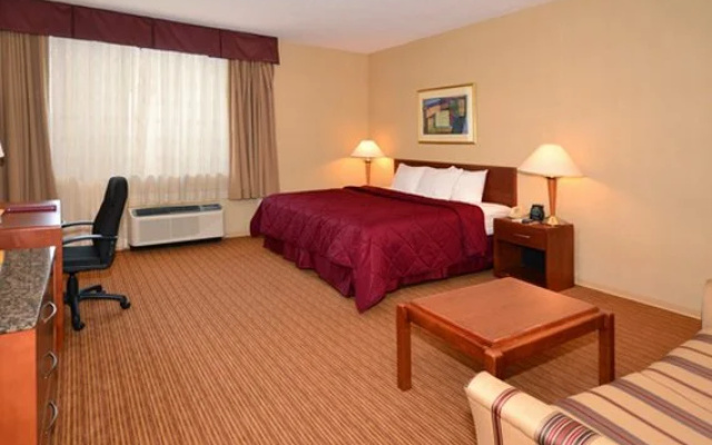 photo 4 of Airport Inn