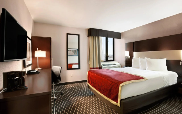 photo 2 of AirTrain Plaza Hotel JFK Airport