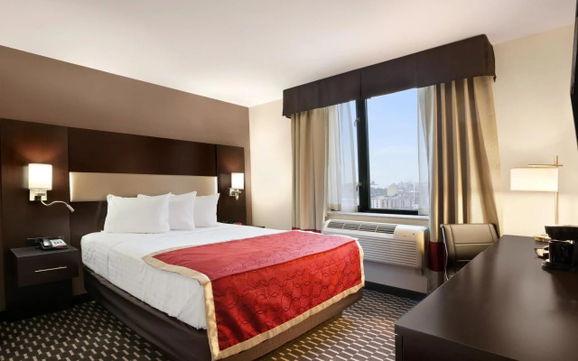photo 4 of AirTrain Plaza Hotel JFK Airport