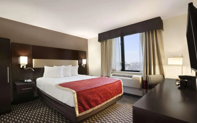 photo 5 of AirTrain Plaza Hotel JFK Airport