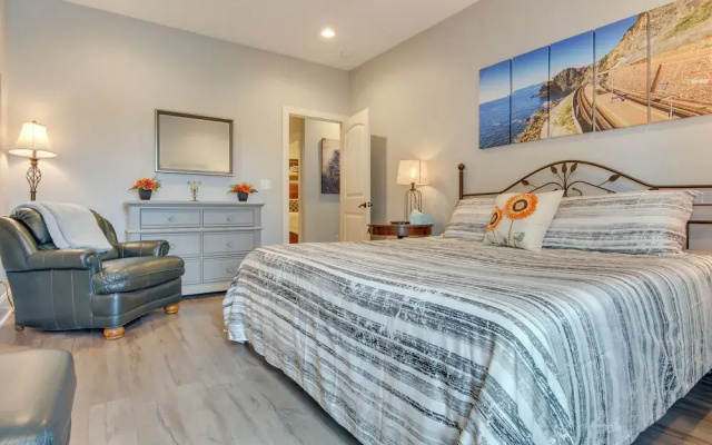 photo 3 of Airy Apartment With Deck - Walk to Main Street!