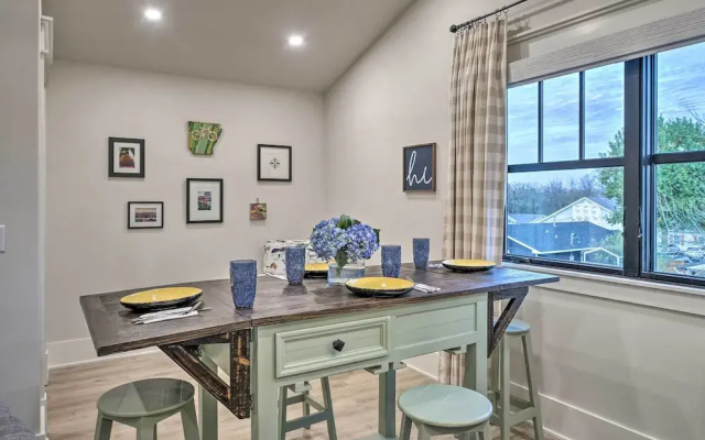 photo 4 of Airy Bentonville Studio < 1 Mile to City Square!