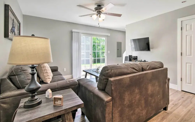 photo 2 of Airy Townhome: Close to Kayaking & Boating!