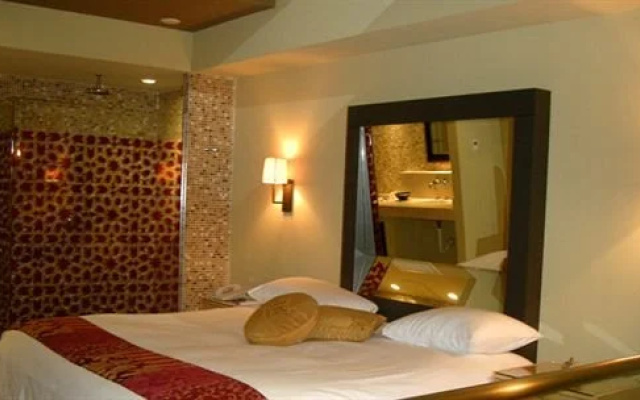 photo 3 of Aladdin Hotel Miami