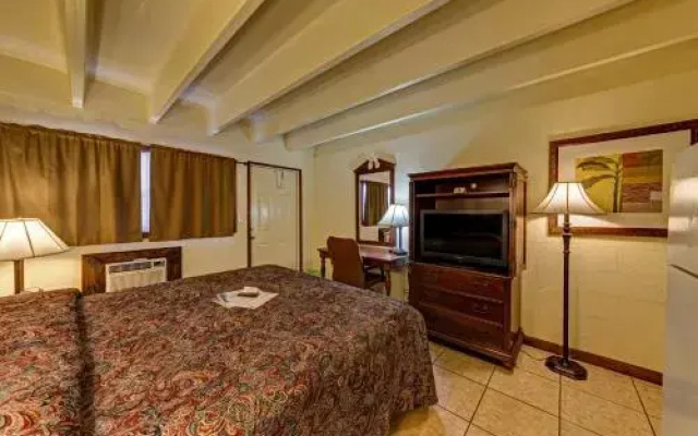 photo 3 of Aladdin Motel