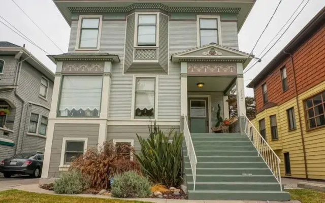 photo 2 of Alameda Island House