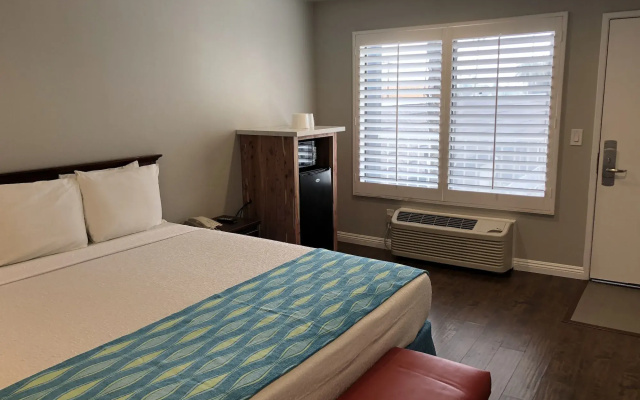 photo 3 of Alamo Inn & Suites