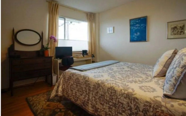 photo 2 of Albany Hill Apartment