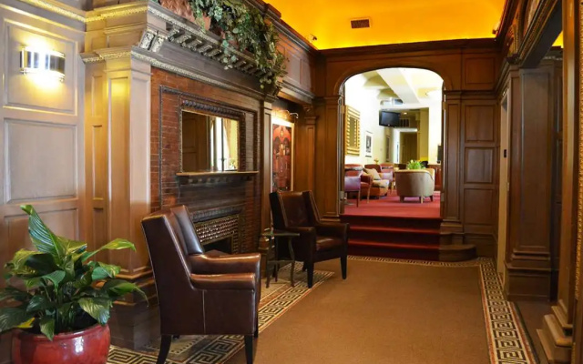 photo 2 of Alexander Inn