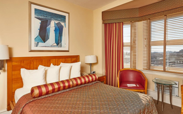photo 3 of Alexander Inn