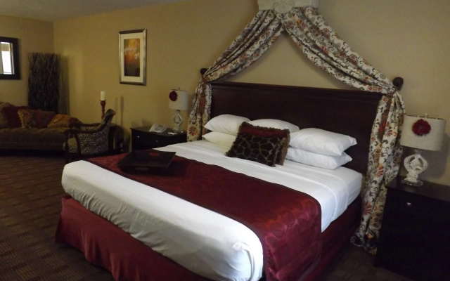 photo 3 of Alexandria Inn & Suites & Conference Center Hotel