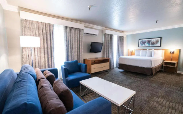 photo 4 of Alexis Park Resort