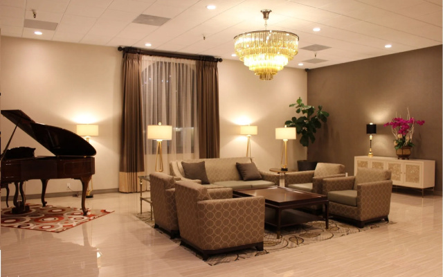 photo 2 of Alhambra Hotel