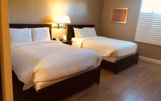 photo 4 of GreenTree Inn & Suites Alhambra