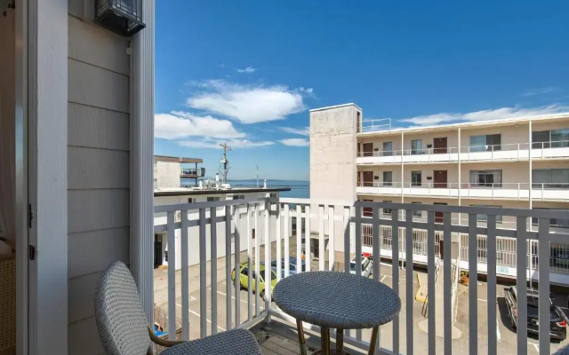 photo 3 of Alki Beach Dream Location Has It All