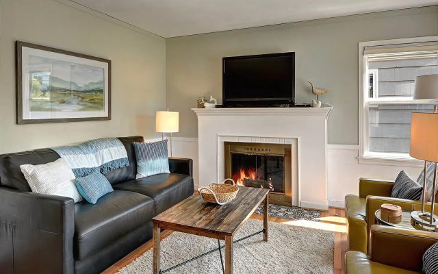 photo 2 of Alki Beach House - Three Bedroom Home with Fireplace