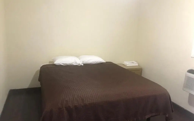 photo 4 of All 8 Motel