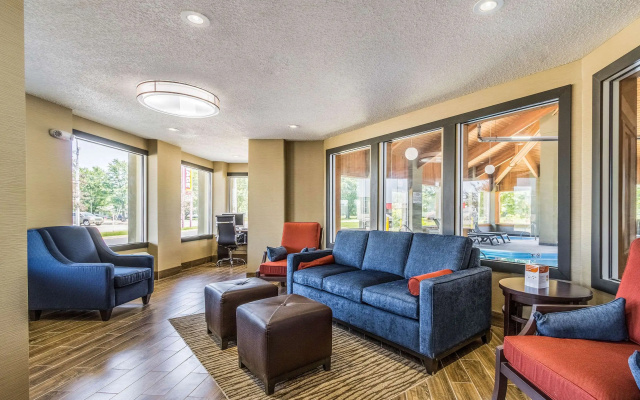 photo 2 of Comfort Inn Norwalk - Sandusky