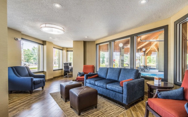 photo 2 of All American Inn & Suites Norwalk