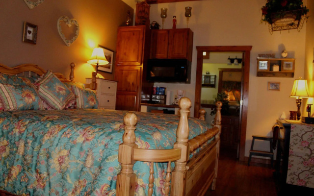 photo 2 of All Seasons Treehouse Village
