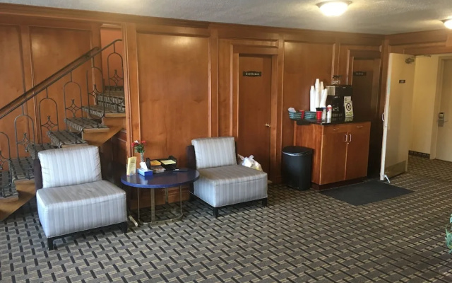 photo 2 of Allen Park Motor Lodge