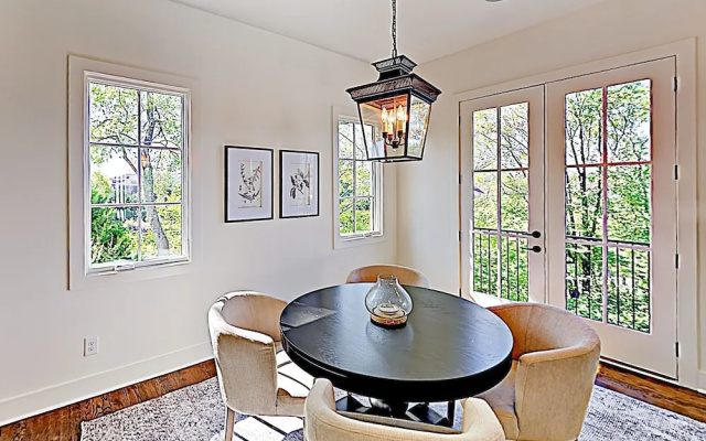 photo 5 of All-suite Townhome W/ Designer Furnishings 3 Bedroom Townhouse