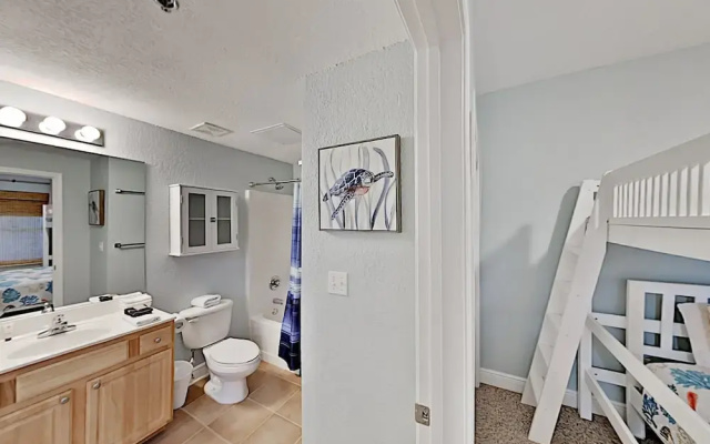 photo 4 of All-suite W/ Gulf-view Balcony & Pool Access 2 Bedroom Condo