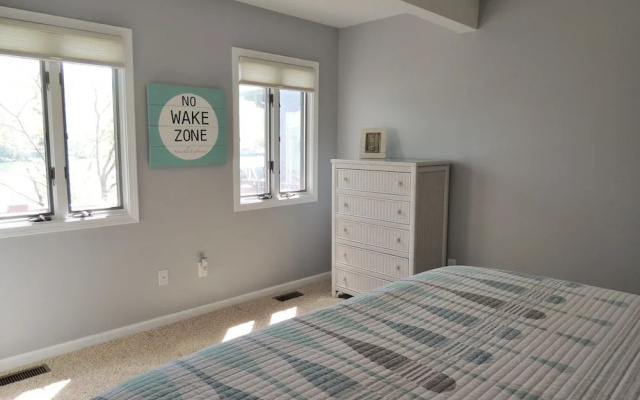 photo 5 of Allure Of The Lake 3 Bedrooms 2 Bathrooms Home