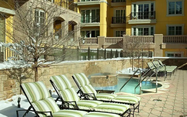 photo 3 of 3 BR Ritz-Carlton Residence with Valley Views by RedAwning - Save 20% on 7+ Nights!