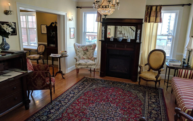 photo 2 of Almondy Inn