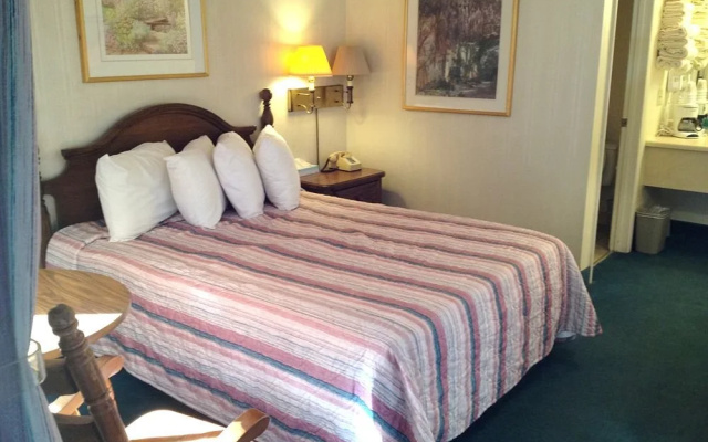 photo 3 of Almost Home Lodge