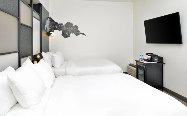 photo 3 of Aloft by Marriott Charlotte Airport