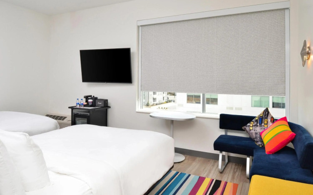 photo 4 of Aloft by Marriott Charlotte Airport